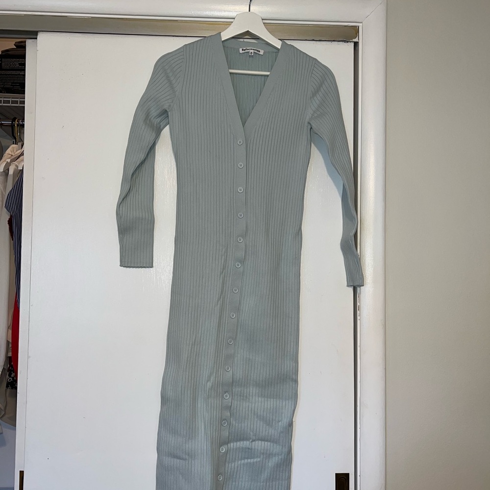 💖 Reformation blue rib knit button down dress